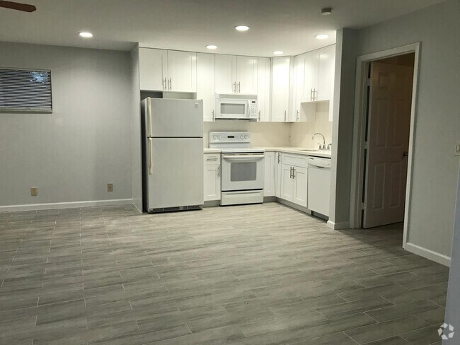 Building Photo - 11 Crossings Cir Unit E Rental