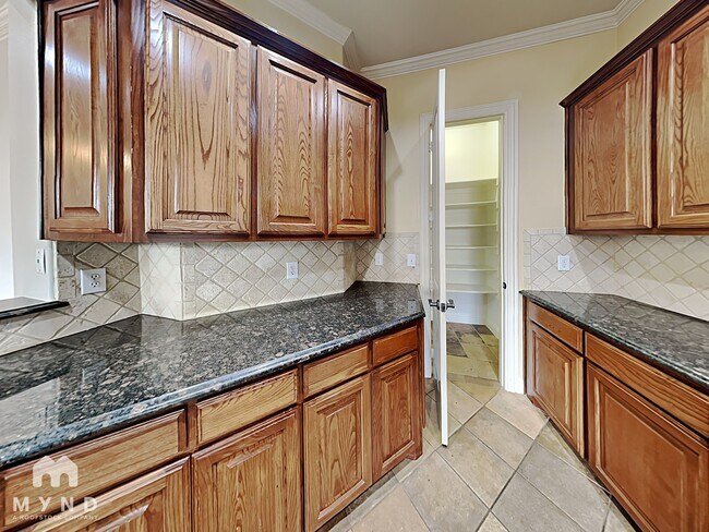 Photo - 2204 Apollonia Ln