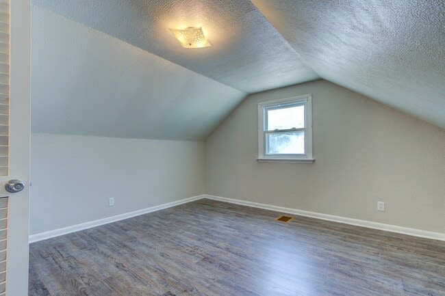 Photo - 1724 Northgate Rd