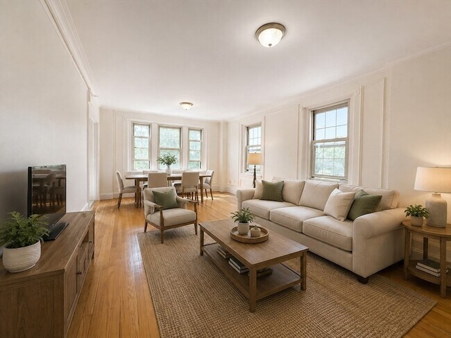 Building Photo - 1450-1454 Beacon Street Unit 402