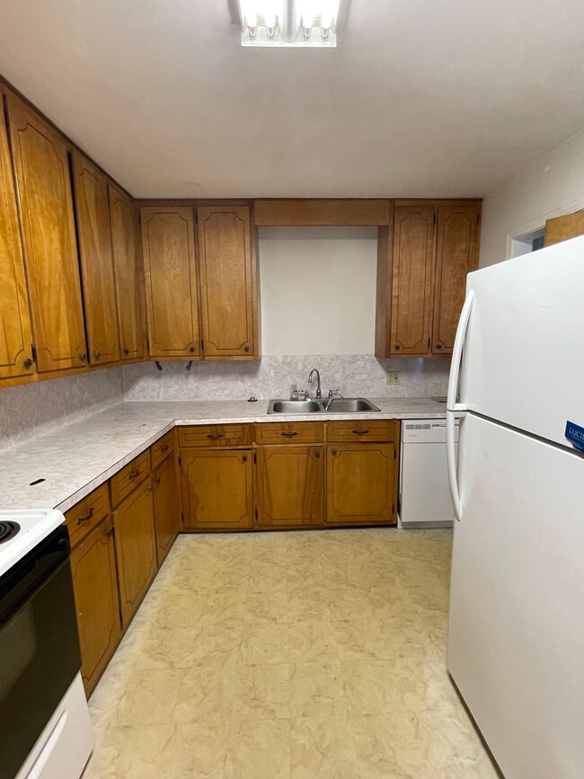 Photo - 2 bed/ 1 bath duplex with Carport