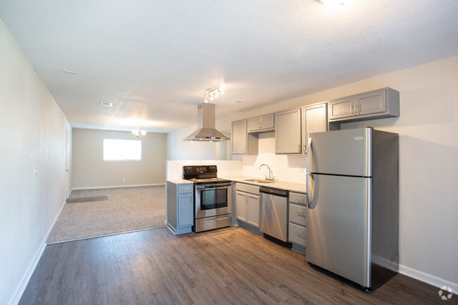 2BR, 1BA - 850 SF