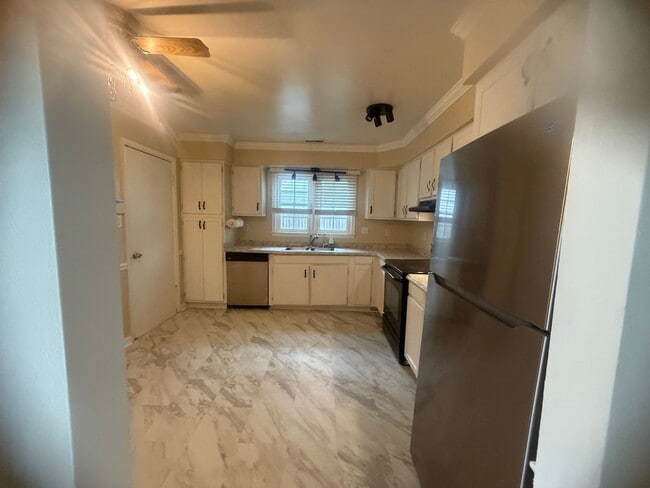 Photo - ASHLEY WOODS