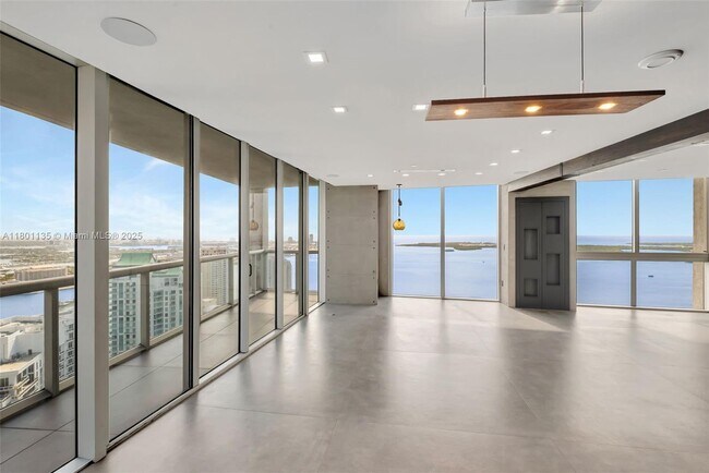 Photo - 495 Brickell Ave Unidad 5202 Rental