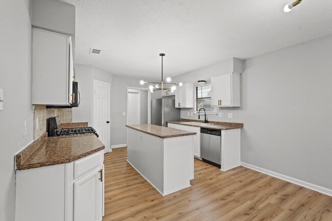 Photo - 7215 Trogon Ln