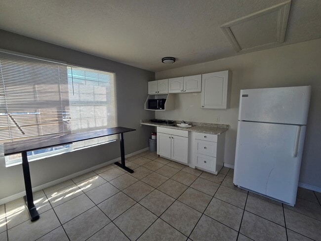 Photo - 475 Caribbean Dr