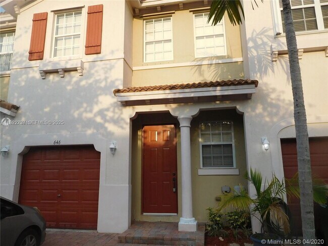 Photo - 646 NE 21st Ave