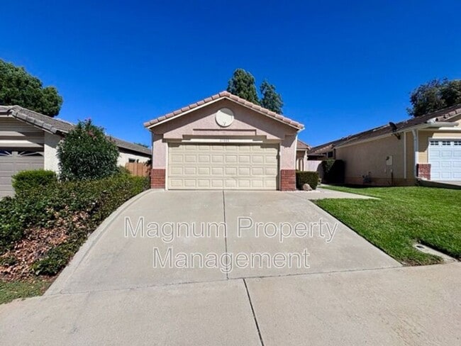 Building Photo - 27806 Hillpointe Dr