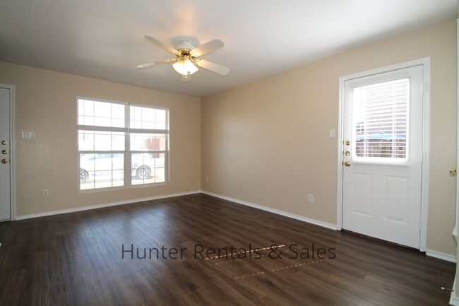 Photo - Delightful Townhouse!