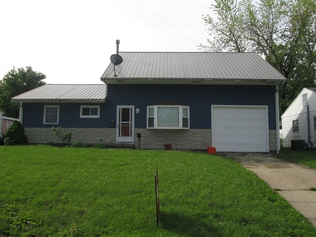 Building Photo - 1818 N Granview Dr