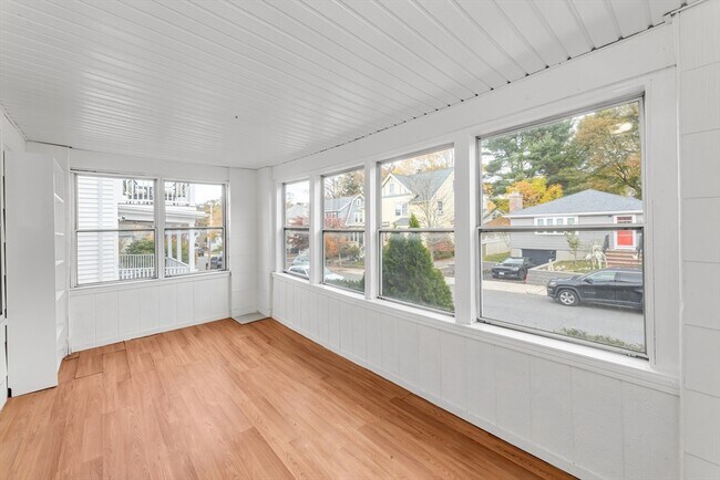 Photo - 204 Maple St