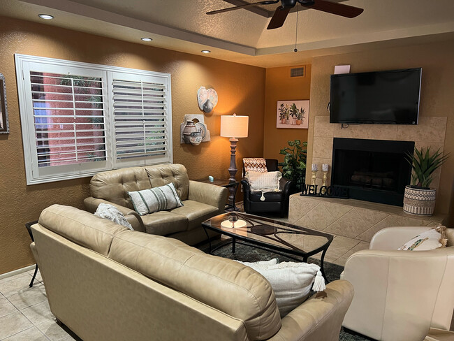 Building Photo - 5051 N Sabino Canyon Rd Unit 1130 Rental
