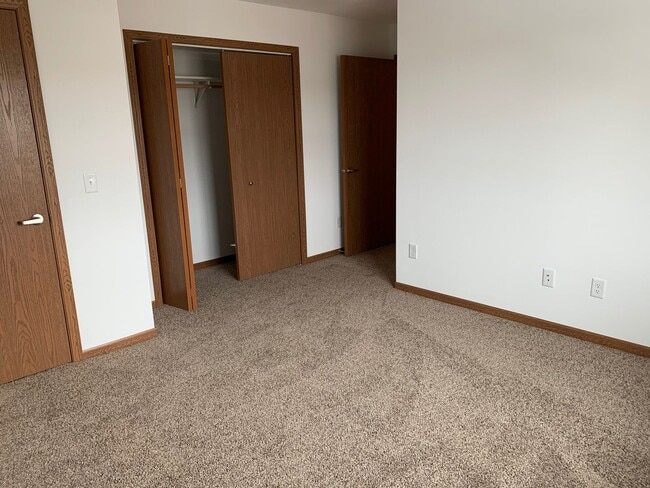 Photo - Welcome to Lipton Apartments – Your New Ho... Unit 100-10