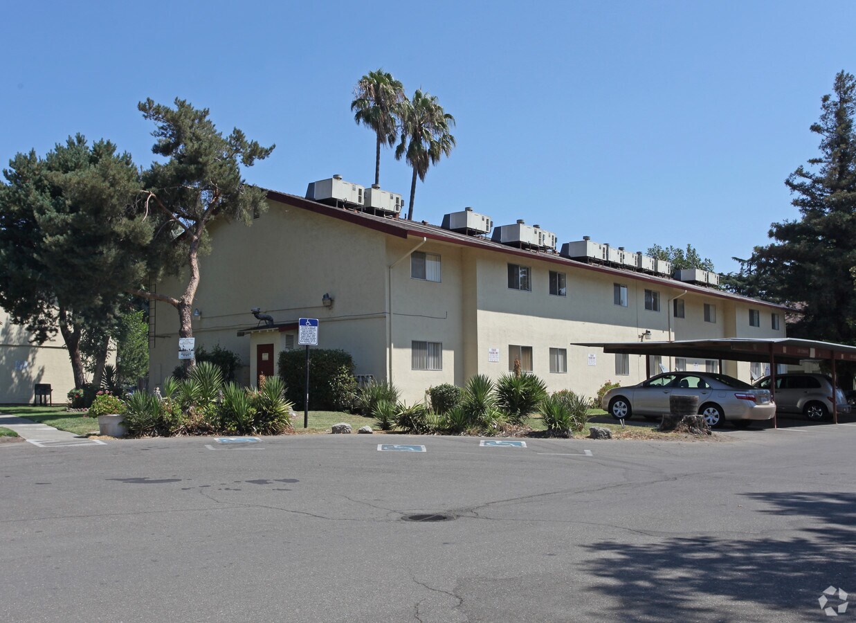Photo - Elmwood Garden Apartments