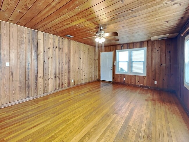 Photo - 1740 N Shore Terrace