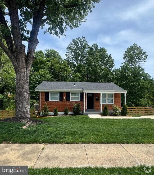 Building Photo - 14343 Belleville Ave Rental