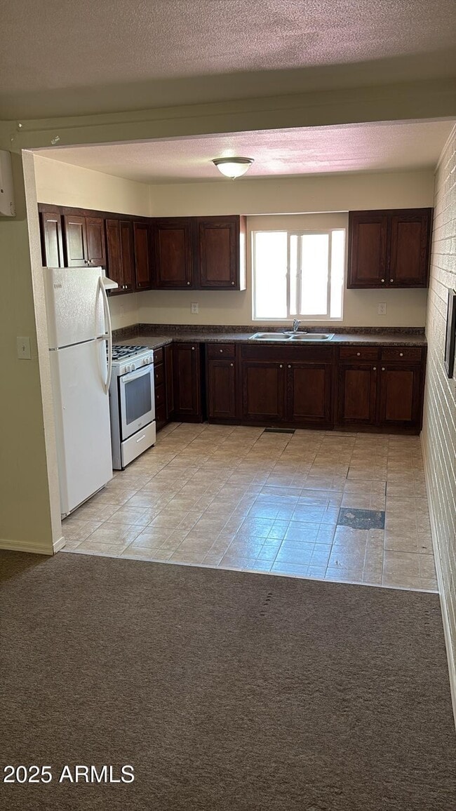 Building Photo - 1057 D Ave Rental