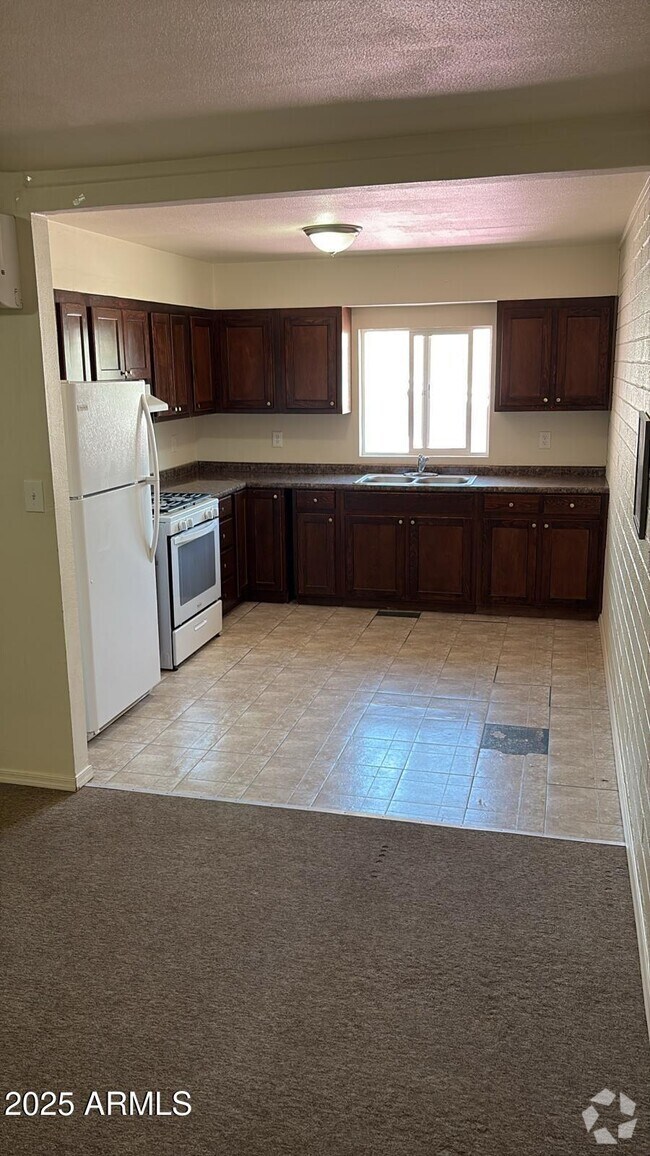 Building Photo - 1057 D Ave Rental