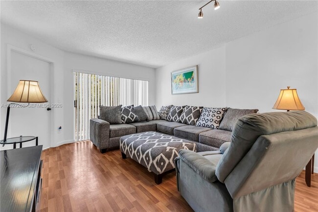Building Photo - 9511 Weldon Cir Unit G308
