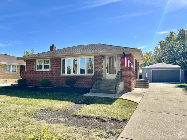 Building Photo - 8129 W Courtland Ave Rental