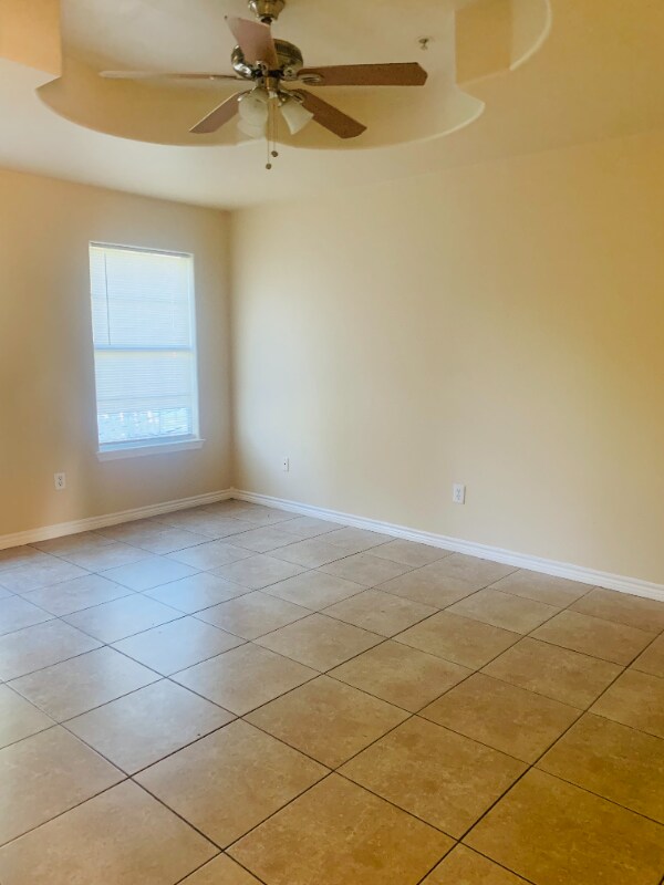 Photo - 3208 Gustavus St