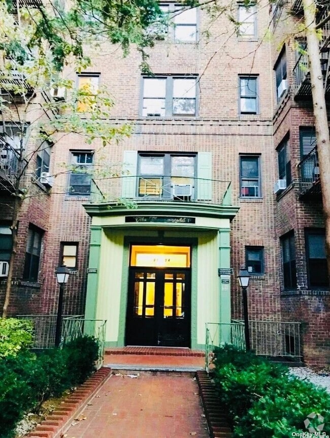 Building Photo - 99-34 67th Rd Rental