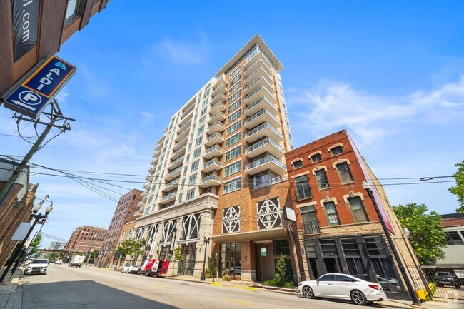 Building Photo - 230 W Division St Unit 1201 Rental