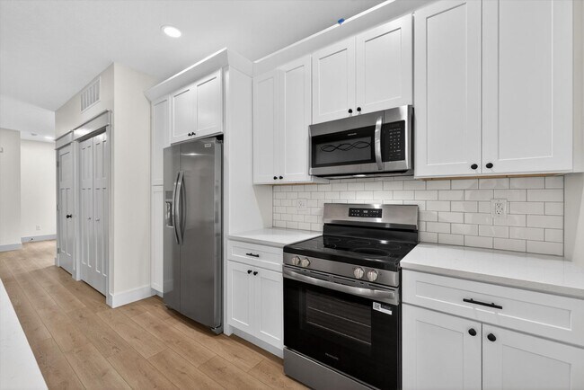 Photo - 322-324 N Jefferson St