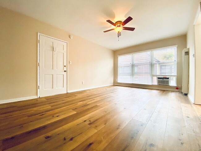 Photo - 232-6 S. Harvard Blvd