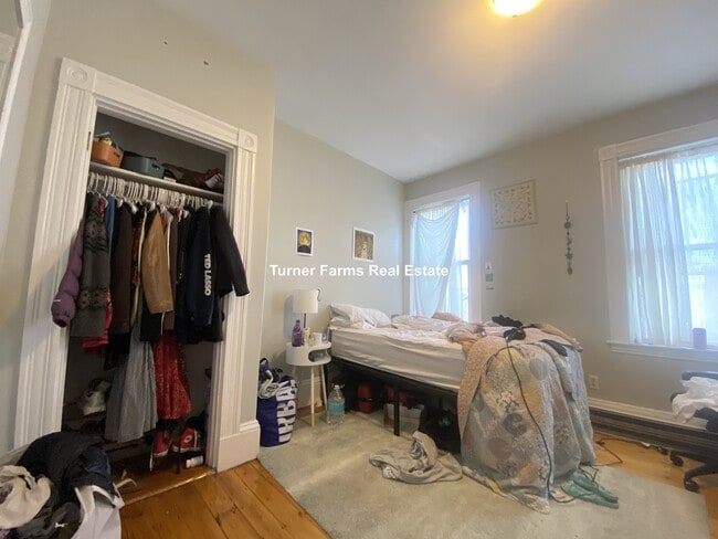 Photo - 147 Columbia St