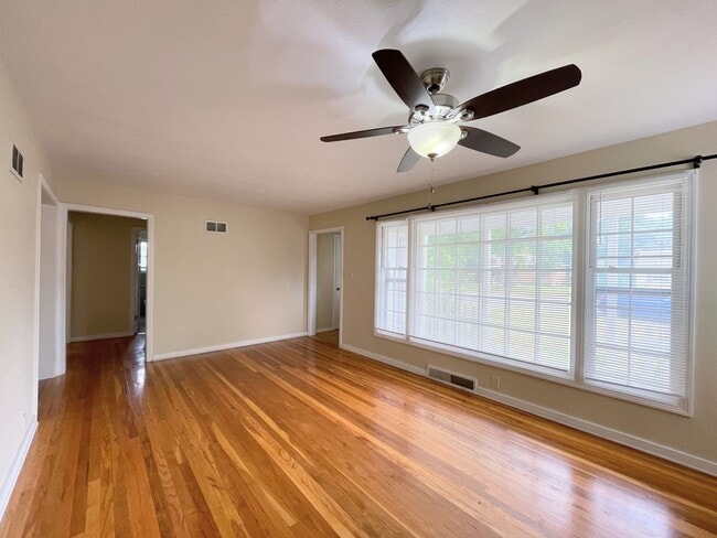 Photo - 11 E 27th Ave