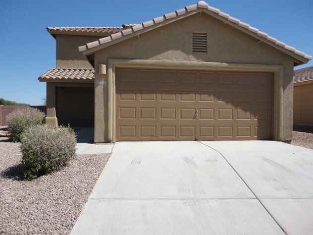 Building Photo - 8530 E Pena Blanca Dr Rental