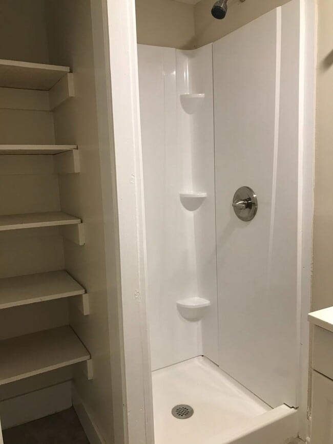 Photo - One Bedroom Upstairs Apartment Unidad #5