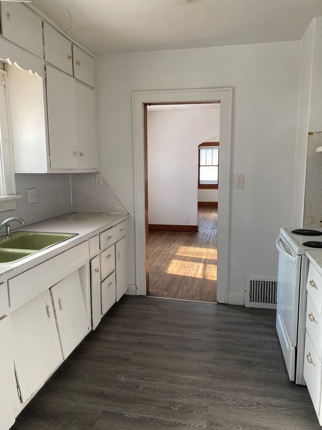 Photo - 285 Hammond Ave