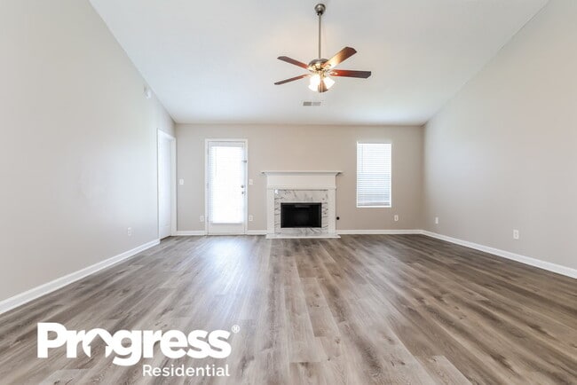 Photo - 865 Amelia Grove Ln SE