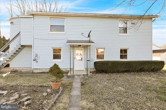 Photo - 834 N 5th St House
