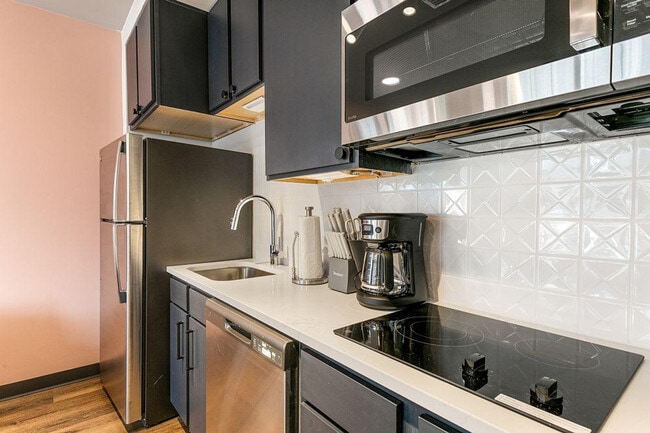 Photo - 611 Commerce St Unidad ID1267090P