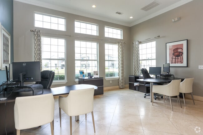 Oficina de arrendamiento - Orion Prosper Apartments