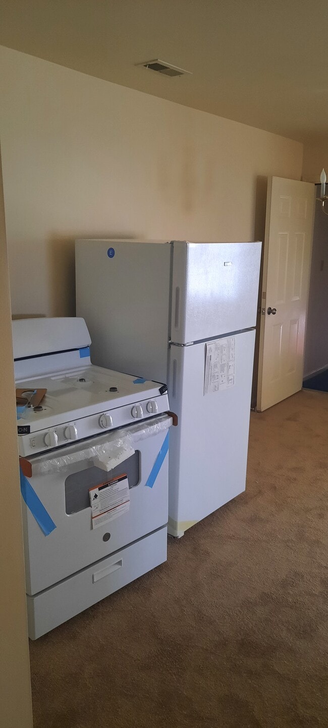 Photo - 64 Isabella Ave Unidad 2nd flr