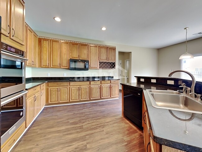 Photo - 1306 Song Sparrow Way