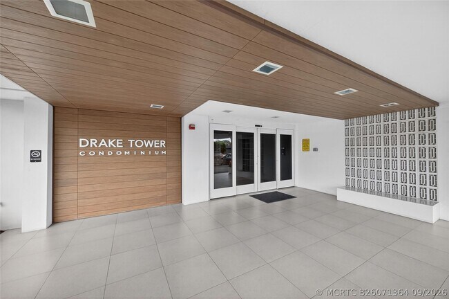 Photo - 1800 N Andrews Ave Unit 2F