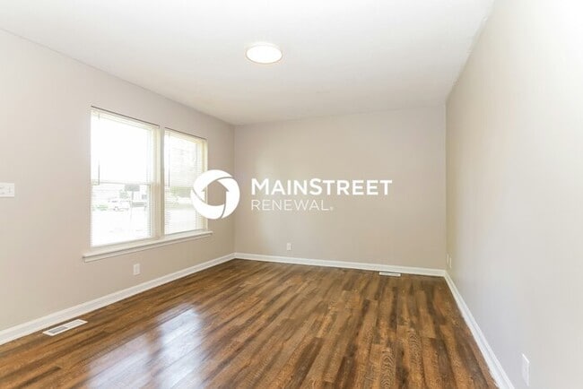 3 Bedroom Pet-Friendly Home in Louisville, KY with Main Street Renewal