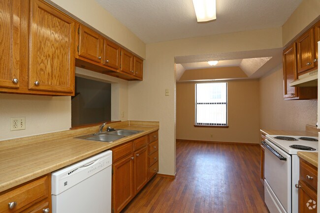 2BR, 2.5BA Townhouse - 1220SF - Kitchen - Spring Hollow Condos OK City