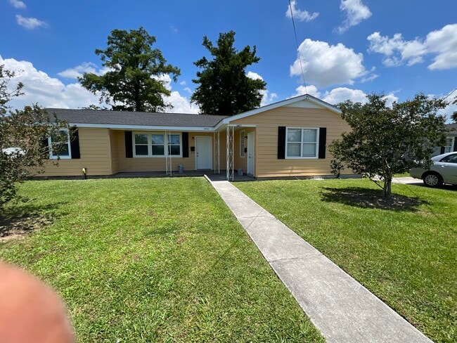 Building Photo - 2407 Rose Dr Unit 2407 Rose Dr. Gretna La.
