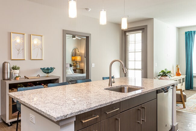 1BR, 1BA - 785SF