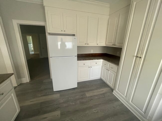 Photo - 1033 Whitworth St