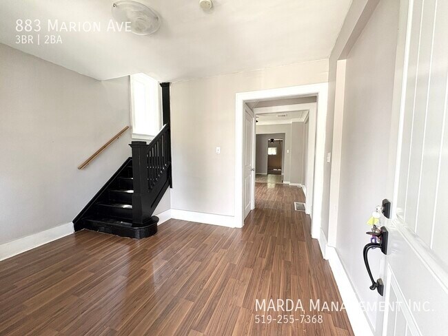 Photo - CHARMING 3 BED/2 BATH TOWNHOUSE - WALKERVILLE PLUS HYDRO & GAS!