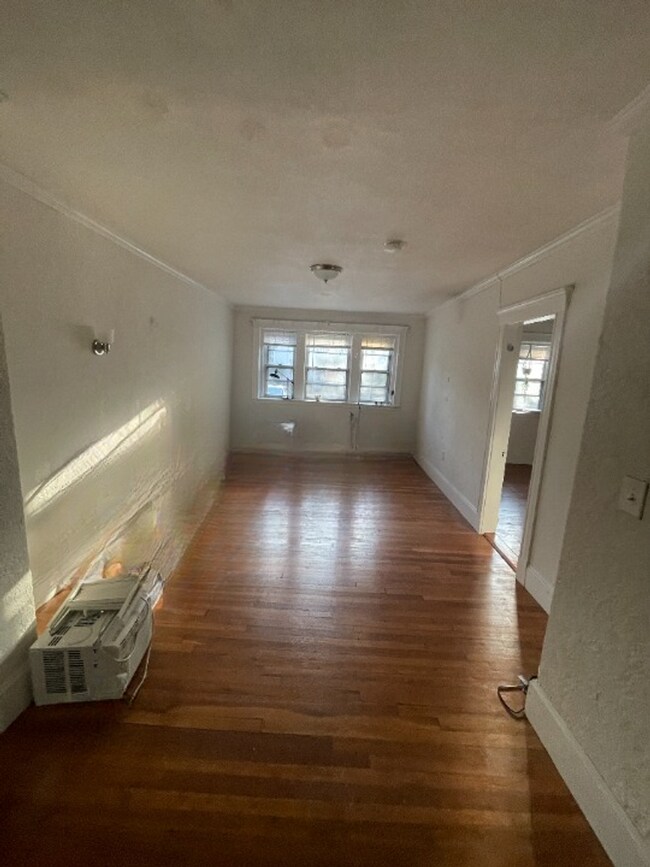 Photo - JP Two-Bedroom Quiet cul-de-sac off-Centre