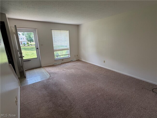 Photo - 672 Loomis Ave Unit 682
