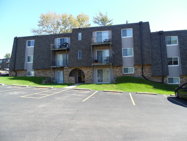 Glenbrook Apartments - Glenbrook Apartments